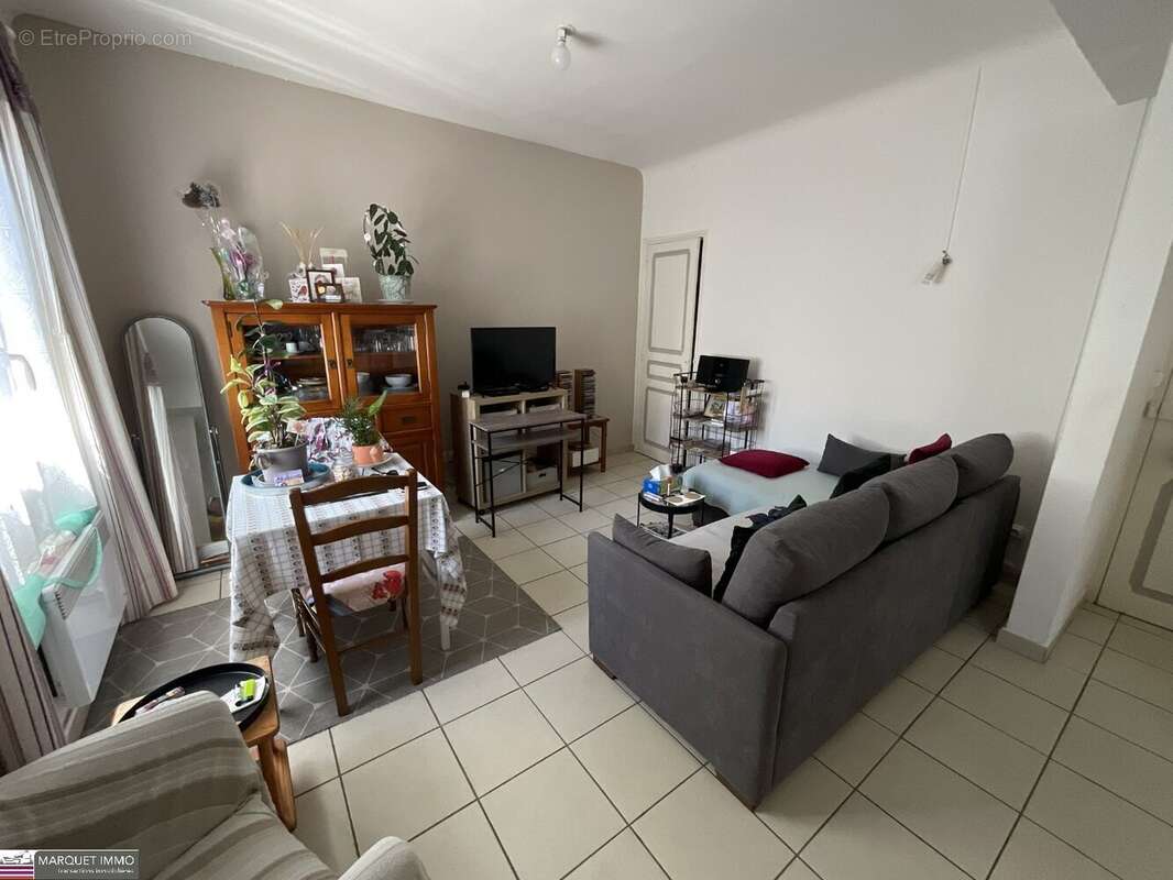 Découvrez cet ensemble immobilier composé de 2 villas indépendantes T6 de 179 m² et T3 de 59 m² en 4 faces sur 828 m² de terrain - photo 33