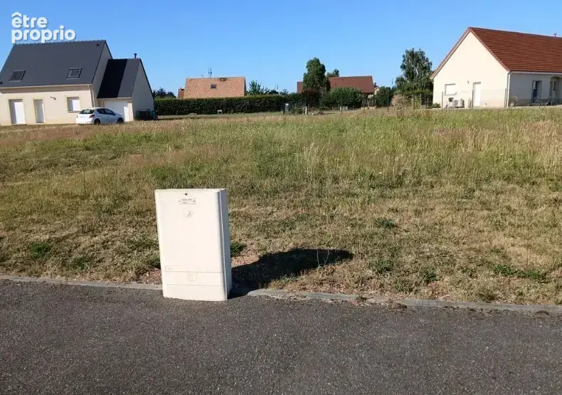 Terrain à SAINT-SEBASTIEN-DE-MORSENT