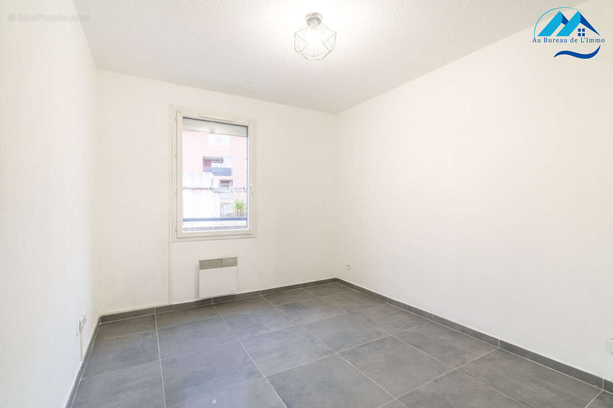 Chambre 1 - Appartement à ALLAUCH