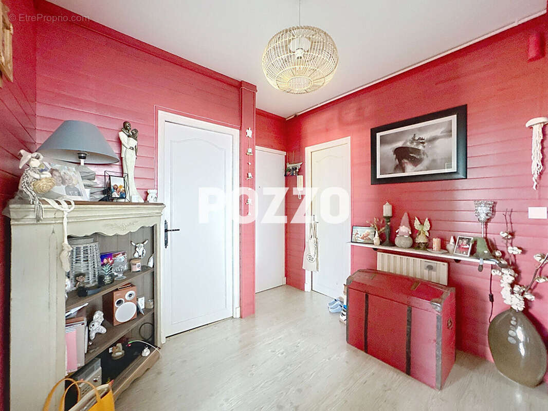 Appartement à DONVILLE-LES-BAINS