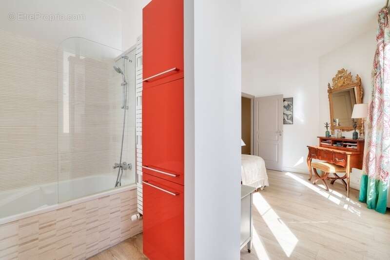 Appartement à PARIS-10E