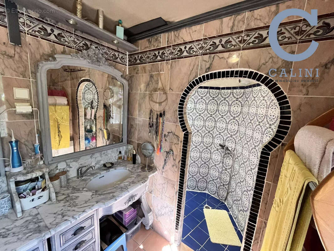 Maison à GARRIGUES-SAINTE-EULALIE