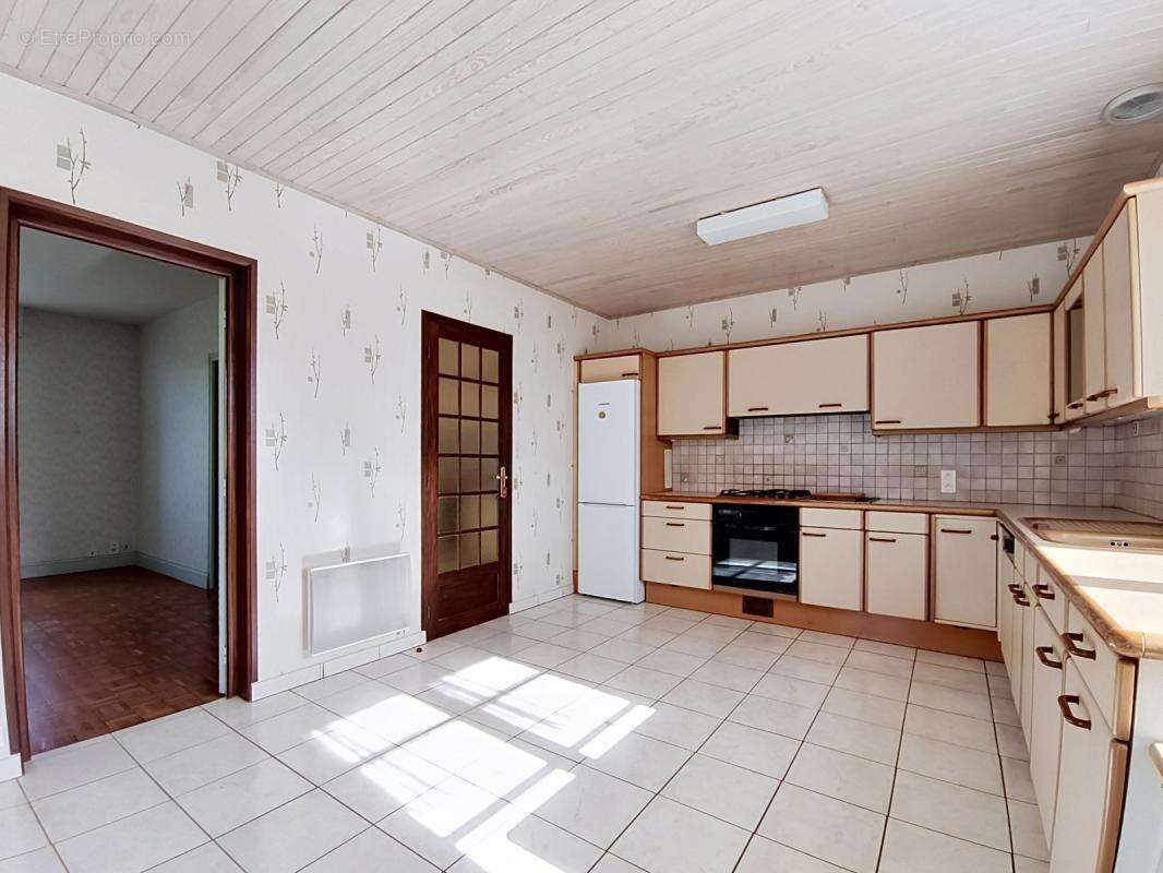 Grande maison familiale avec potentiel de deux logements – Environnement calme et verdoyant - photo 5