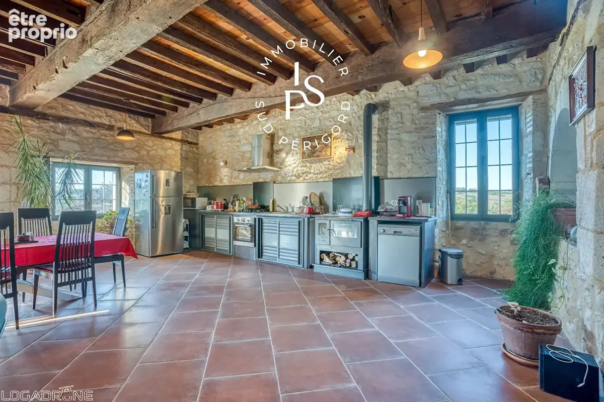 Maison en pierre  entiérement rénovée du 19e siècle avec dépendance entre Cancon et Villeréal. - photo 6