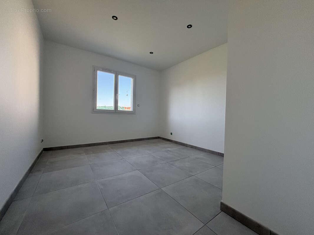 Appartement à COGNAT-LYONNE