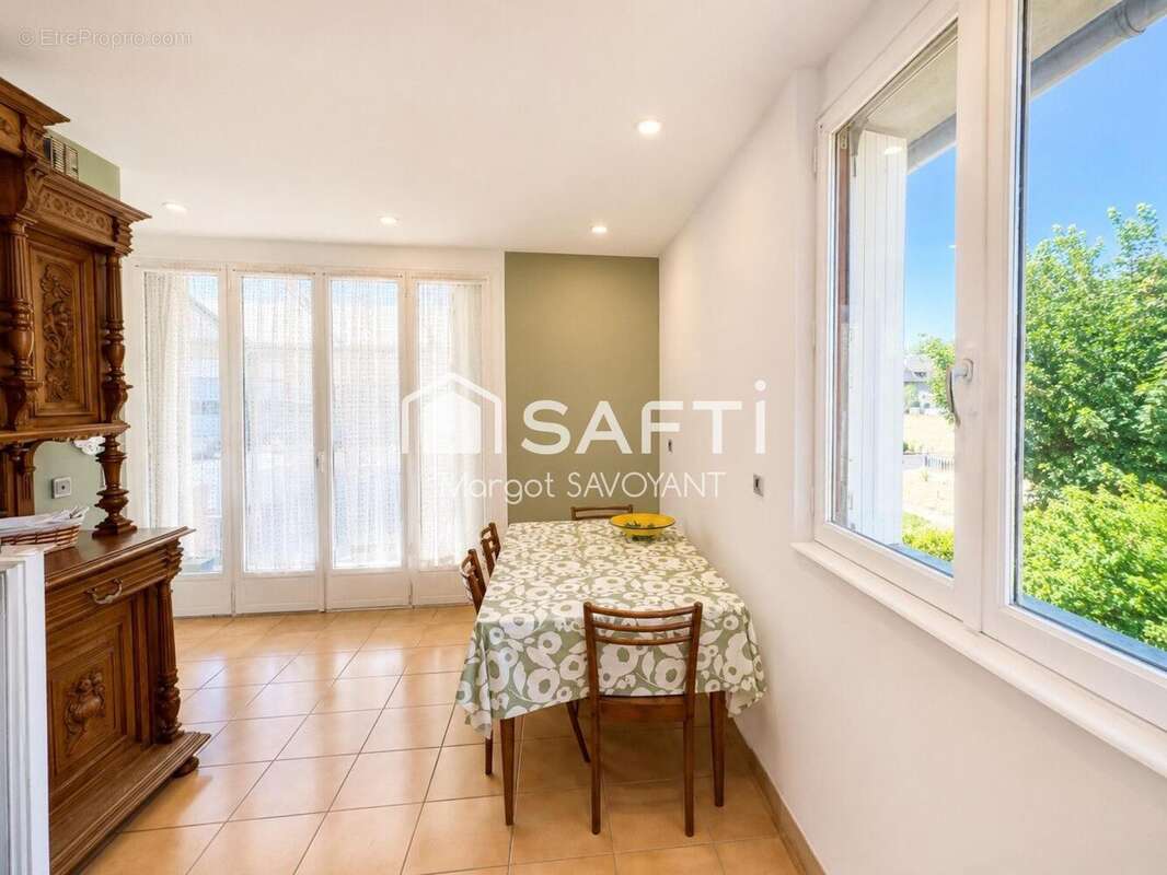 Maison 112 m² à Graissac  - photo 9