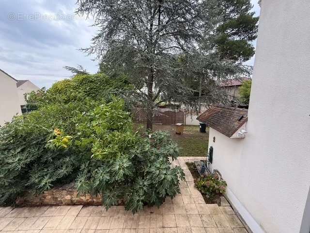 Maison à OLLAINVILLE