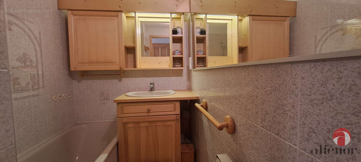 Appartement à MORILLON