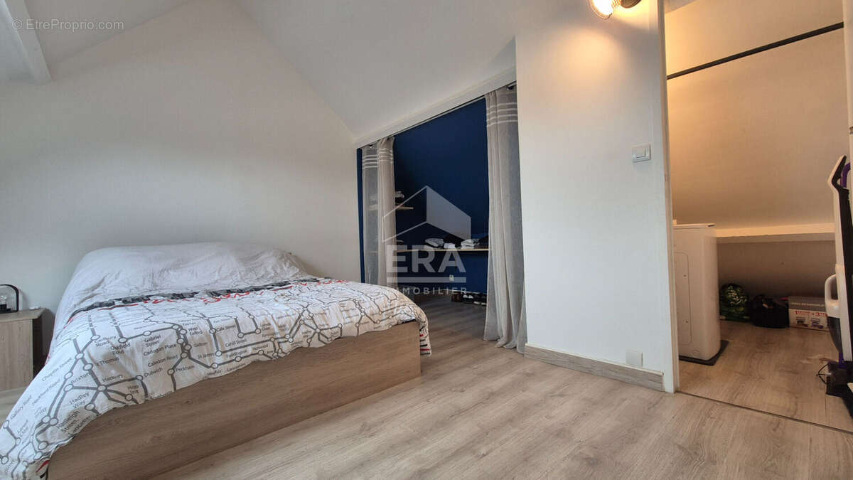 Appartement à COUBERT