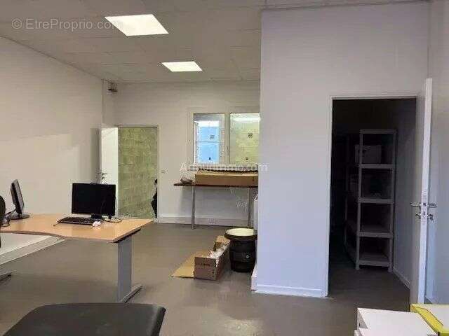 Commerce à VILLENEUVE-LE-ROI