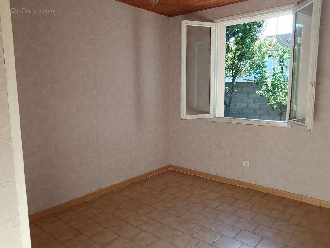 Maison à MONTADY