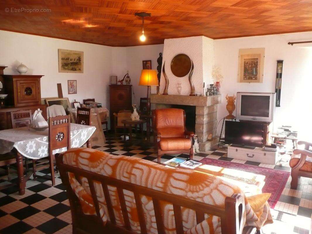 Maison à MONTSALES