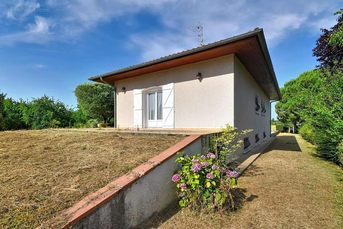 Maison 102 m² à Mas-Grenier  - photo 4