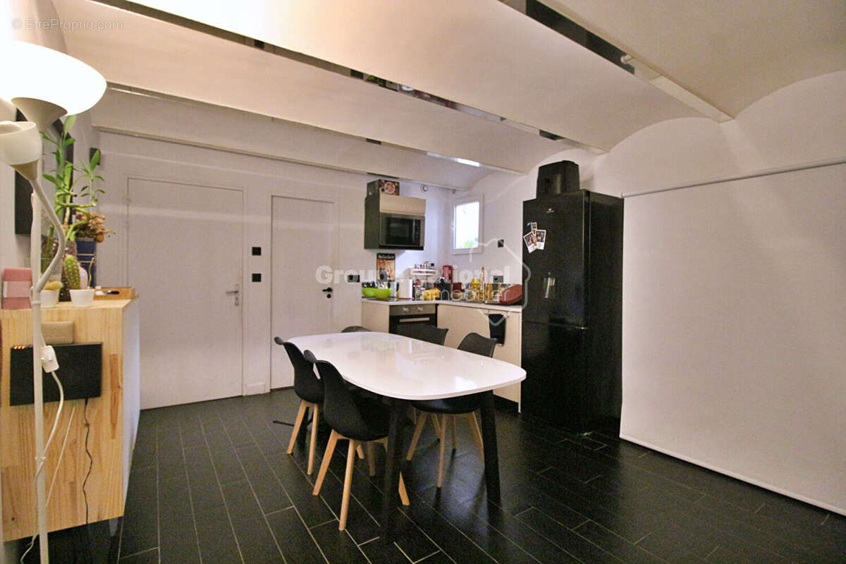 Appartement à MARSEILLE-4E