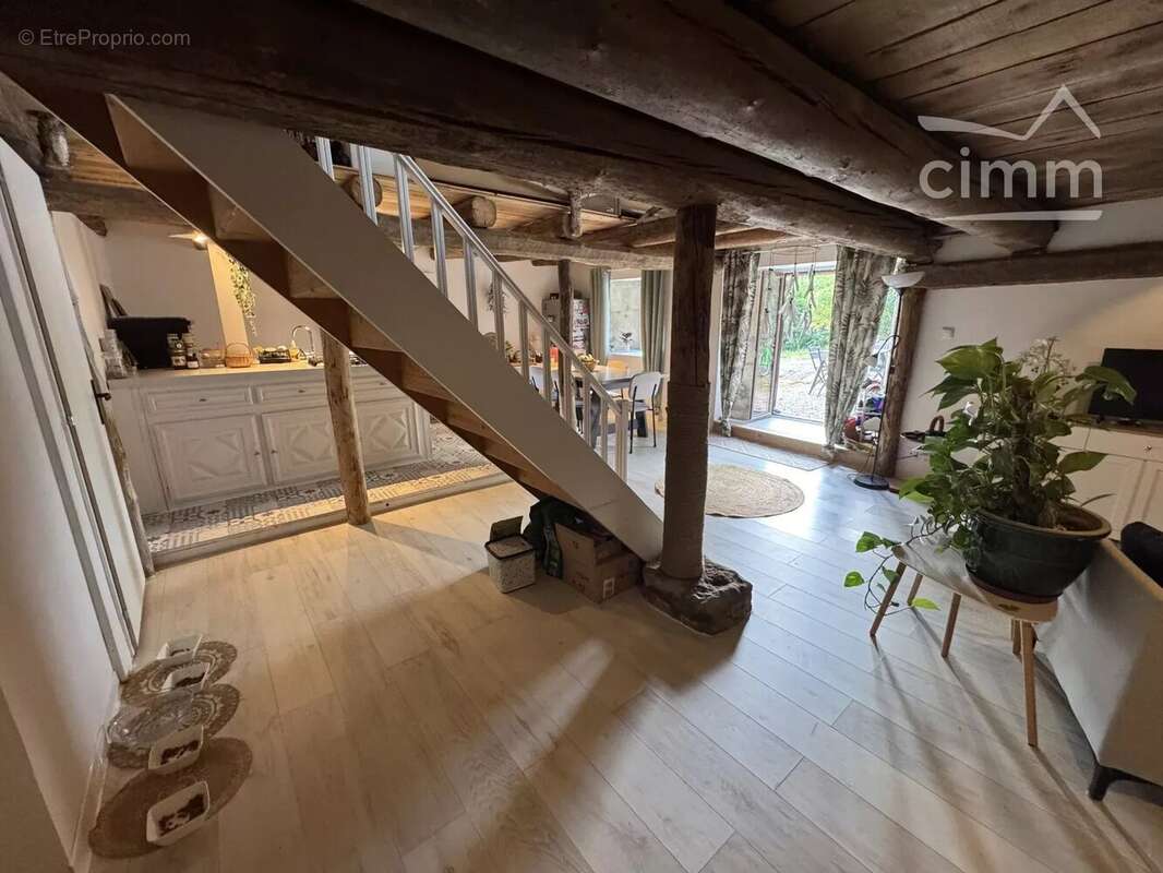 Ancienne chaumière avec dépendance - photo 30