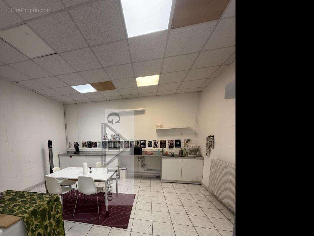 Local d'activités à vendre PANTIN 1300M2 - photo 7