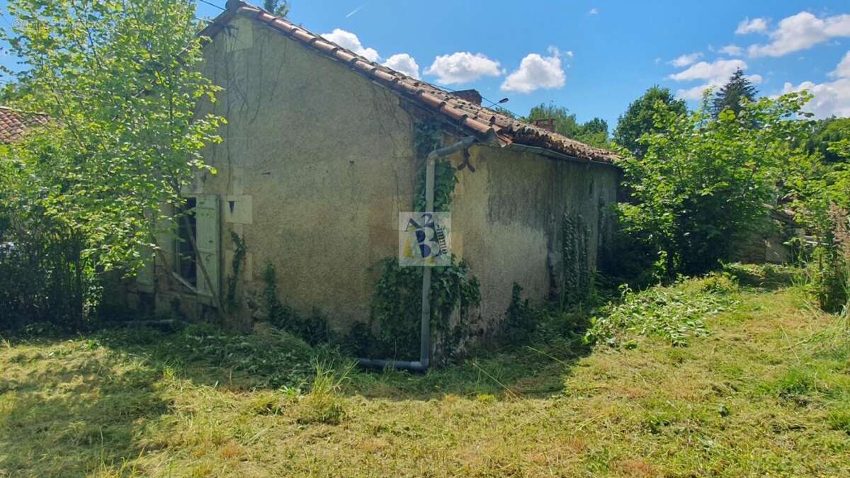 Maison à CHARRAS