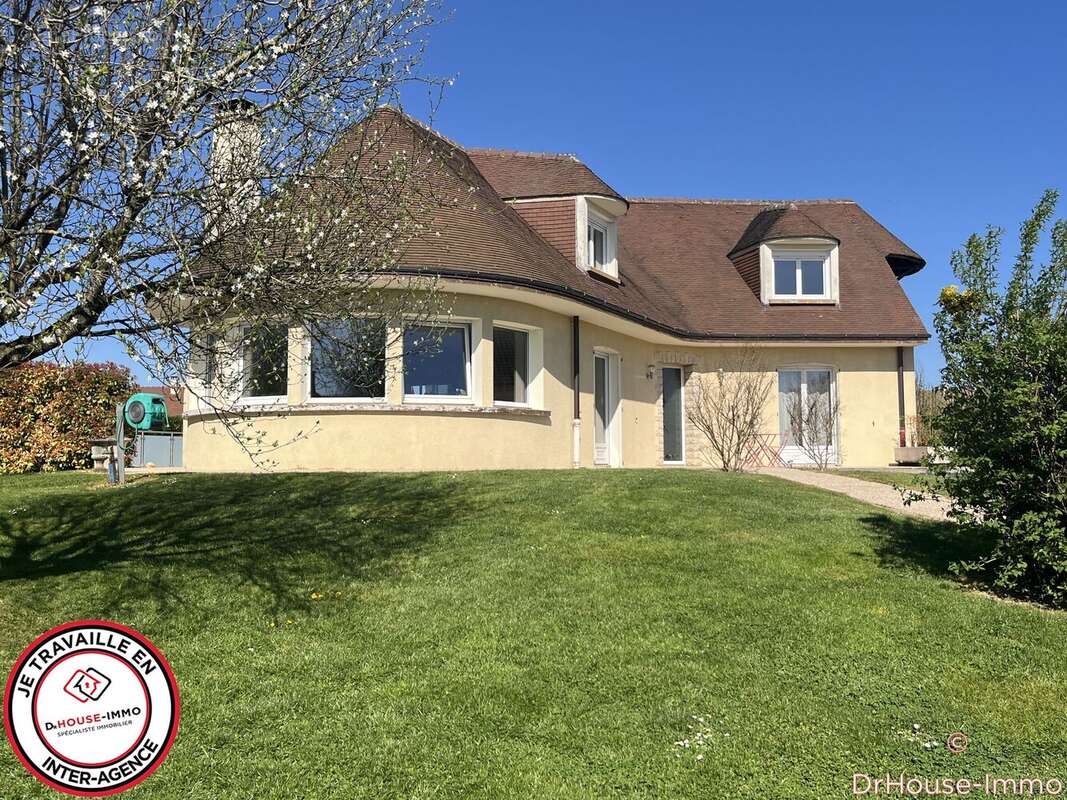 Maison à LUSIGNY-SUR-BARSE