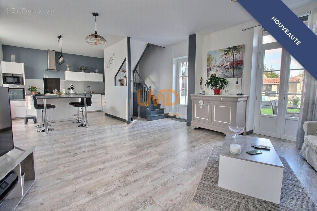 Maison à SAINT-JEAN-D&#039;ANGELY