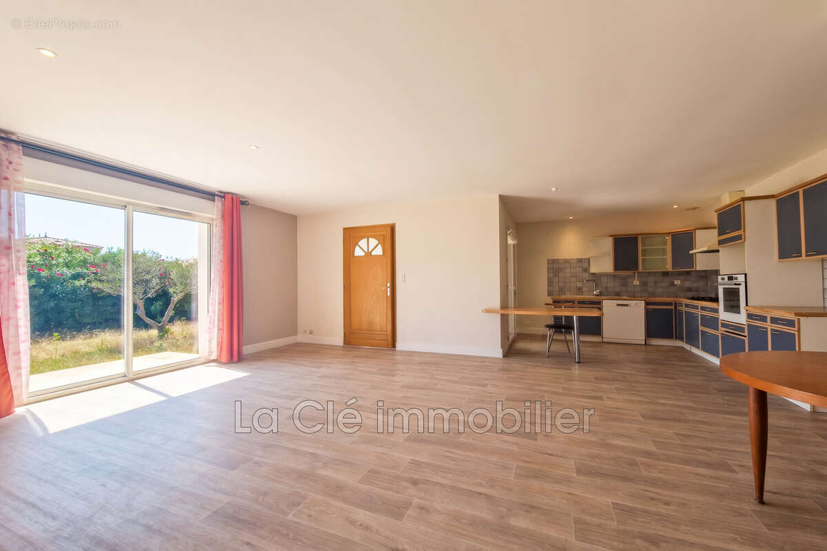 Maison 92 m² à Aigues-Mortes  - photo 3