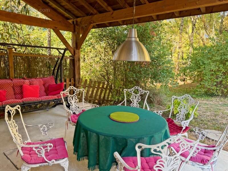 Maison à VIC-FEZENSAC