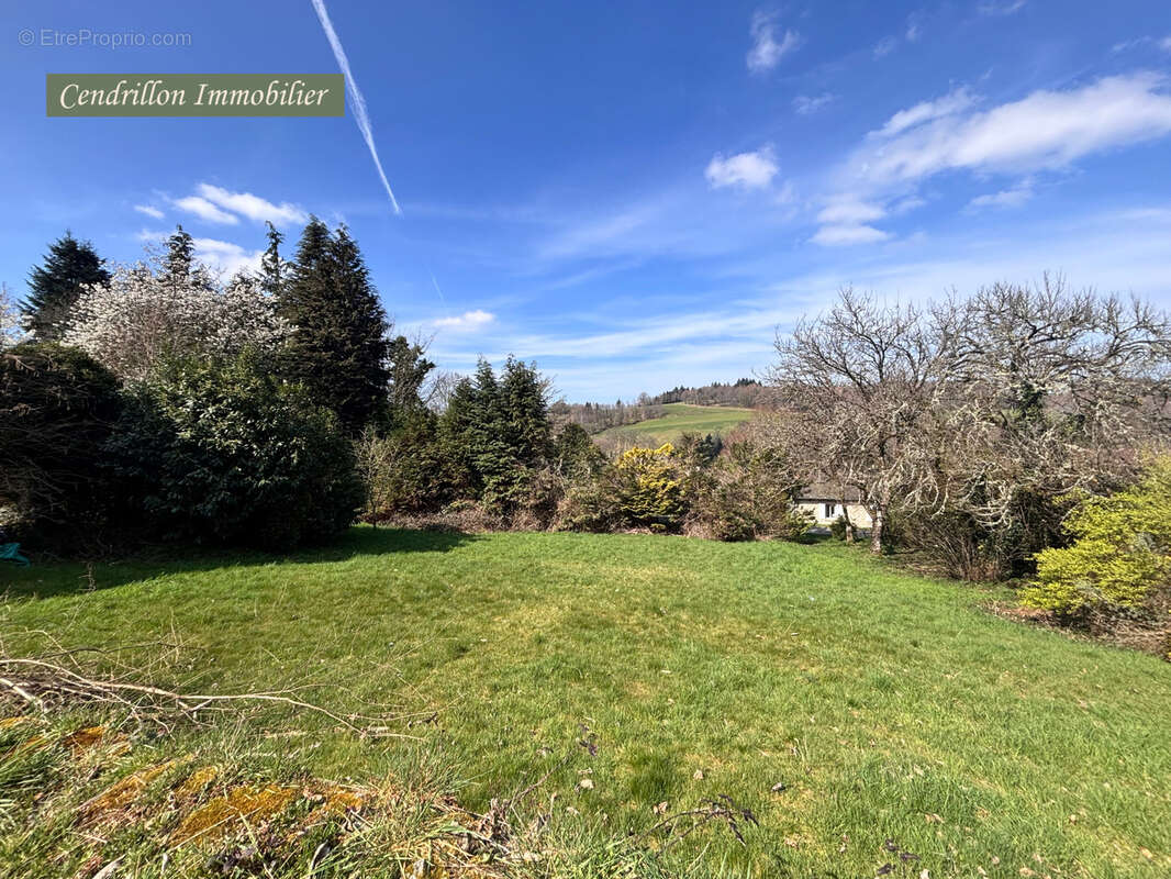 Maison à SAINT-JUNIEN-LA-BREGERE