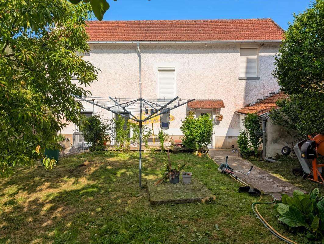 Maison à JOUARRE