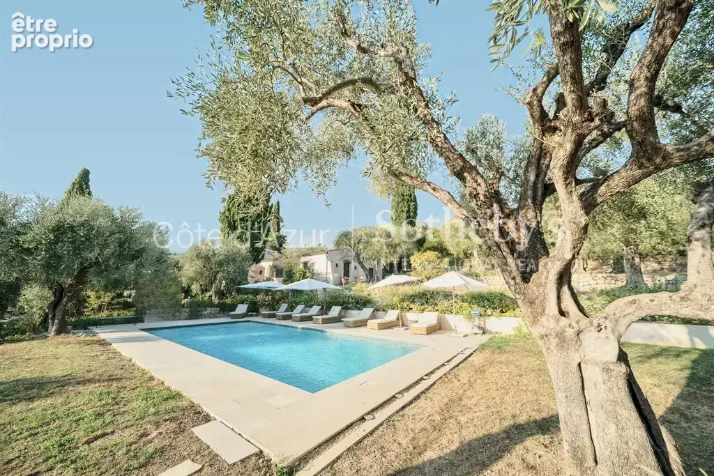 Plascassier, villa rénovée avec piscine et vaste terrain à proximité de Valbonne - photo 2