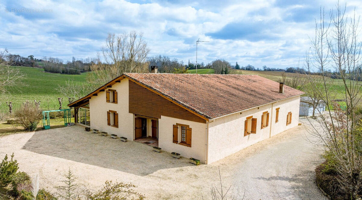 Maison à SAINT-PARDOUX-ISAAC