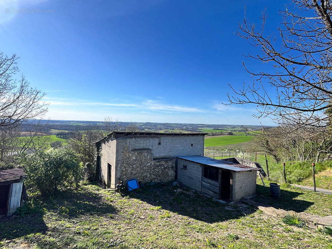 Maison à MONBAHUS
