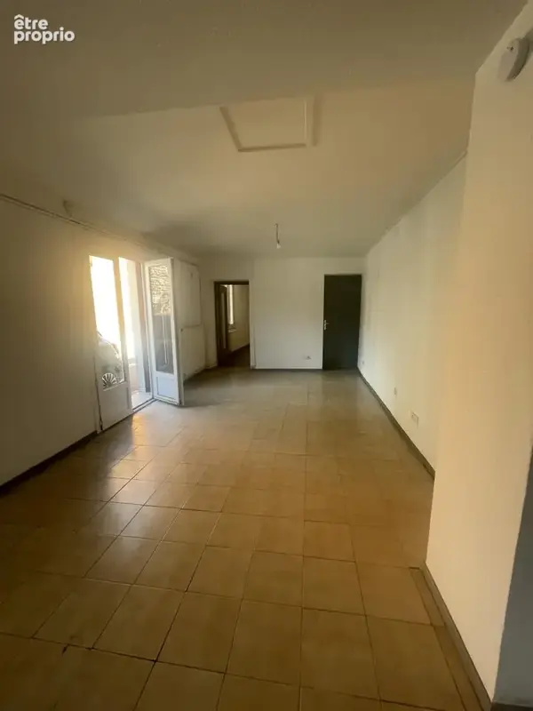 Appartement 3 pièces 69 m² à vendre à Saint-Georges-Les-Bains (07800) - photo 3