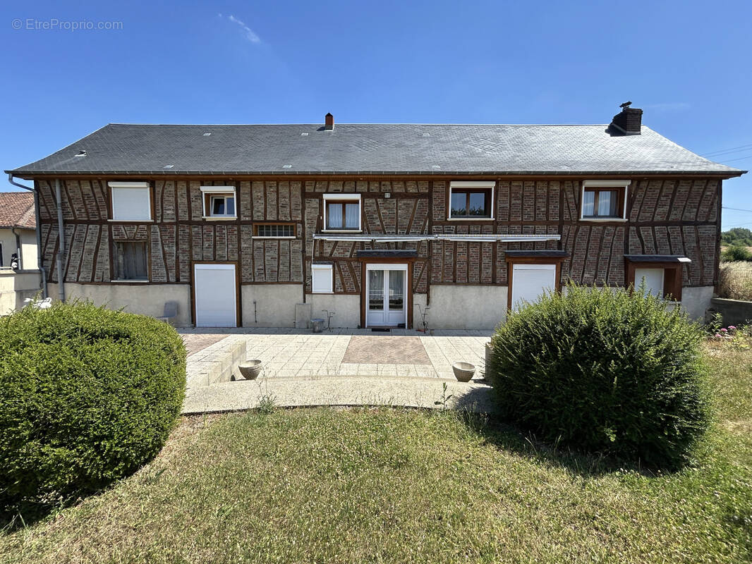 Maison à HORNOY-LE-BOURG