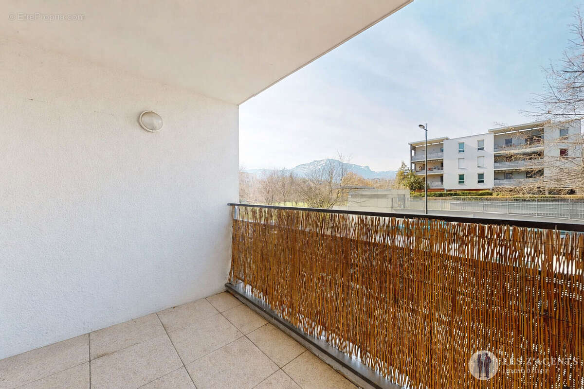 Appartement à SAINT-MARTIN-D'HERES