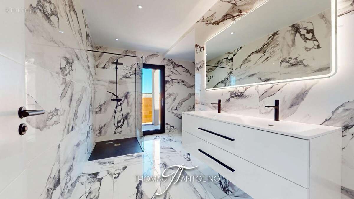 Villa d'architecte 175 m2 - piscine - vue montagne noire - garage - photo 14