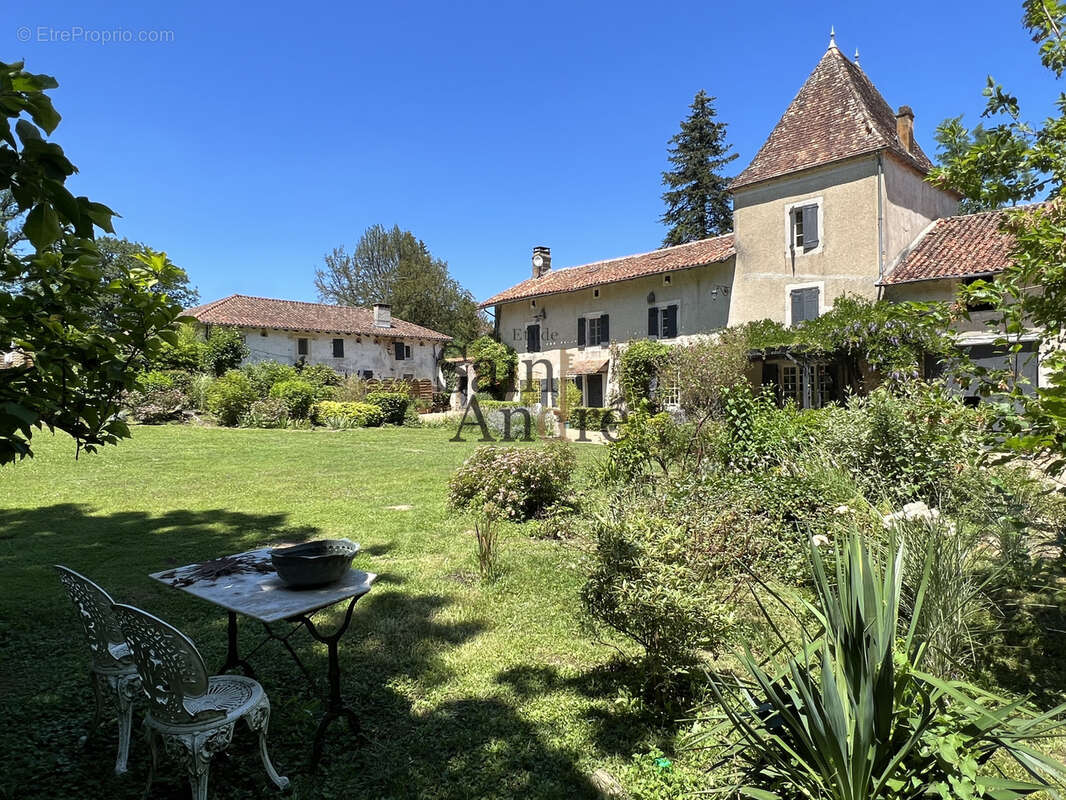 Maison à ROUSSINES