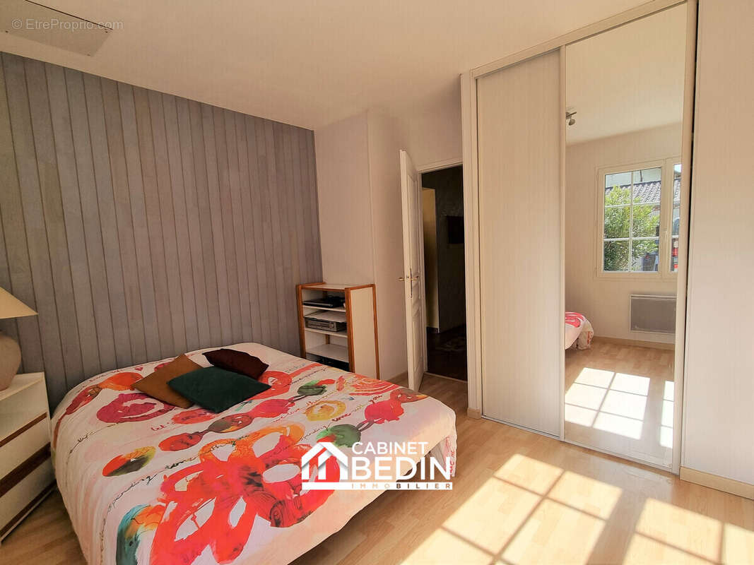 Maison 130 m² à Camblanes-Et-Meynac  - photo 4