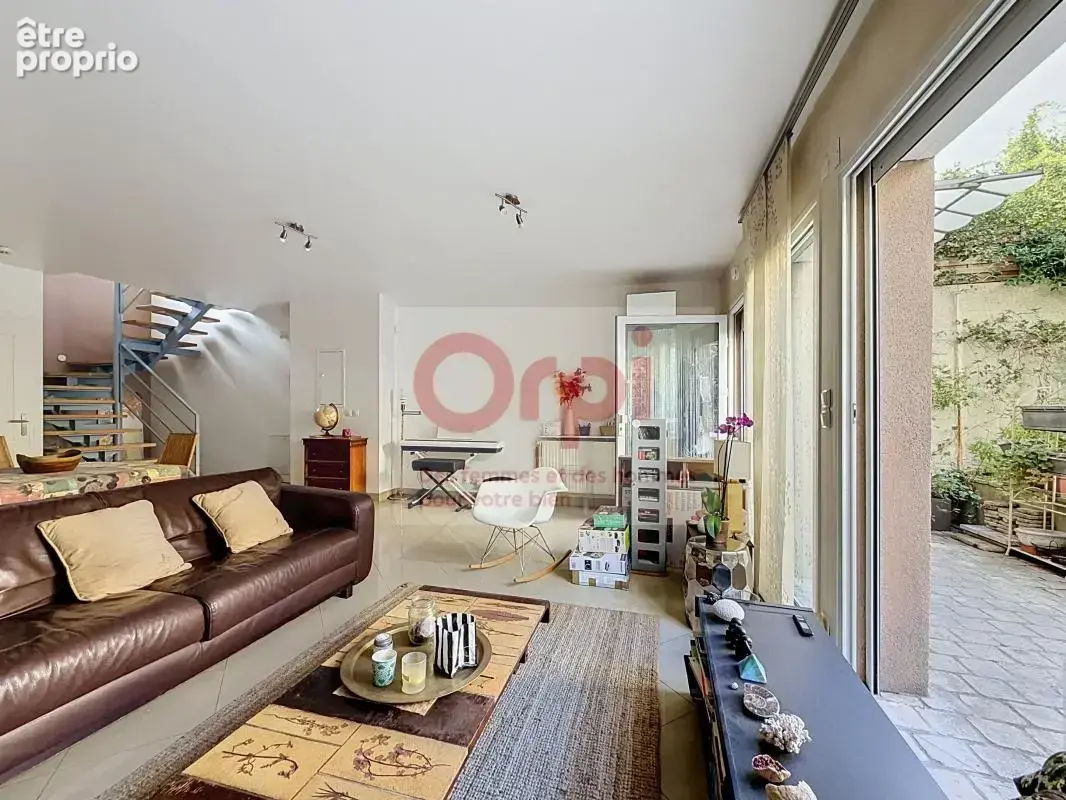 ISSY ST-ETIENNE Maison 5 pièces 4 chambres 133 m² - photo 4