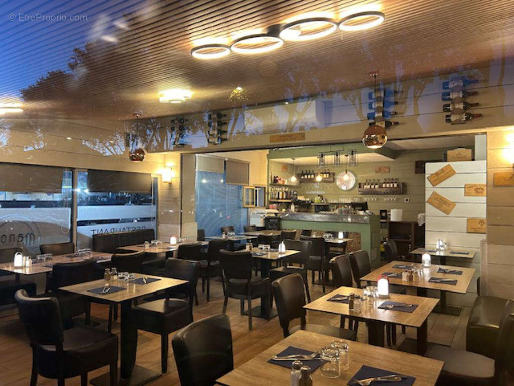 Commerce à SIX-FOURS-LES-PLAGES