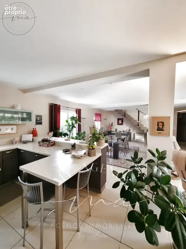 Villa familiale contemporaine avec piscine à Caux - photo 2