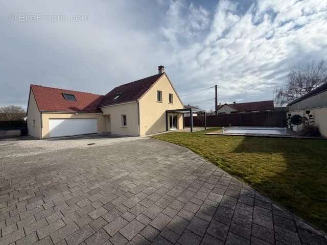 Maison à SAULON-LA-RUE