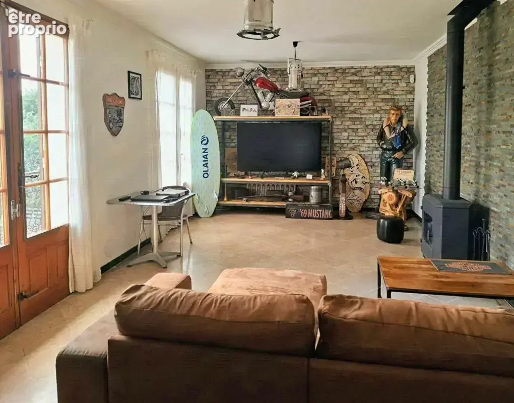 Maison dans une impasse, 90 m² habitables + 90 m² supplémentaires avec chambre et salle d'eau,  grand garage et jardin de 779 m² - photo 3