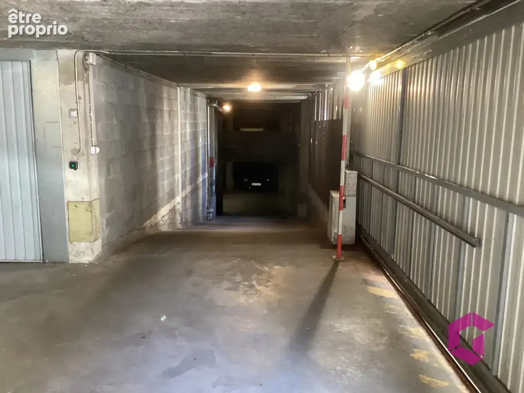 EXCLUSIVITÉ   PLEIN CENTRE, PLACE MICHELET, T2 au 2ème étage avec ascenseur, balcon, garage, et cave - photo 14