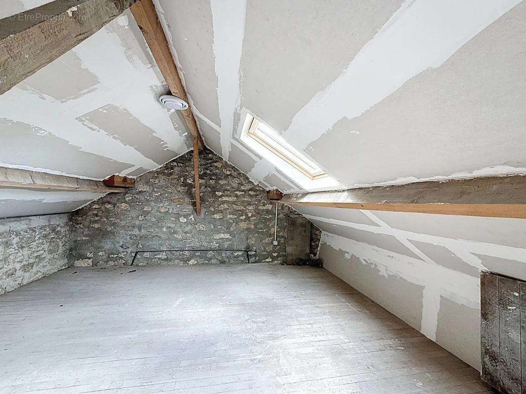 Maison à SAINT-PIERRE-LES-NEMOURS