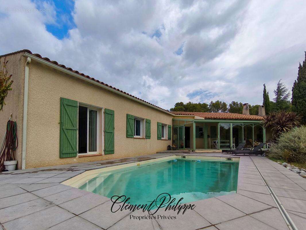 Maison à VILLEMOUSTAUSSOU