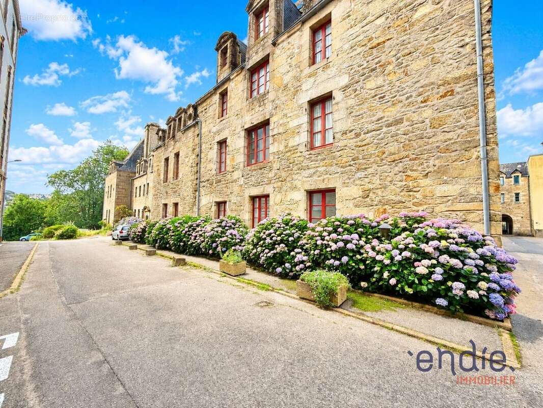 Appartement atypique 4 pièces avec jardin et parking dans un cadre exceptionnel - photo 2