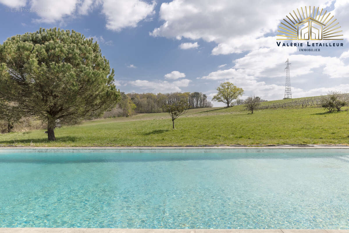 Maison à BEYCHAC-ET-CAILLAU