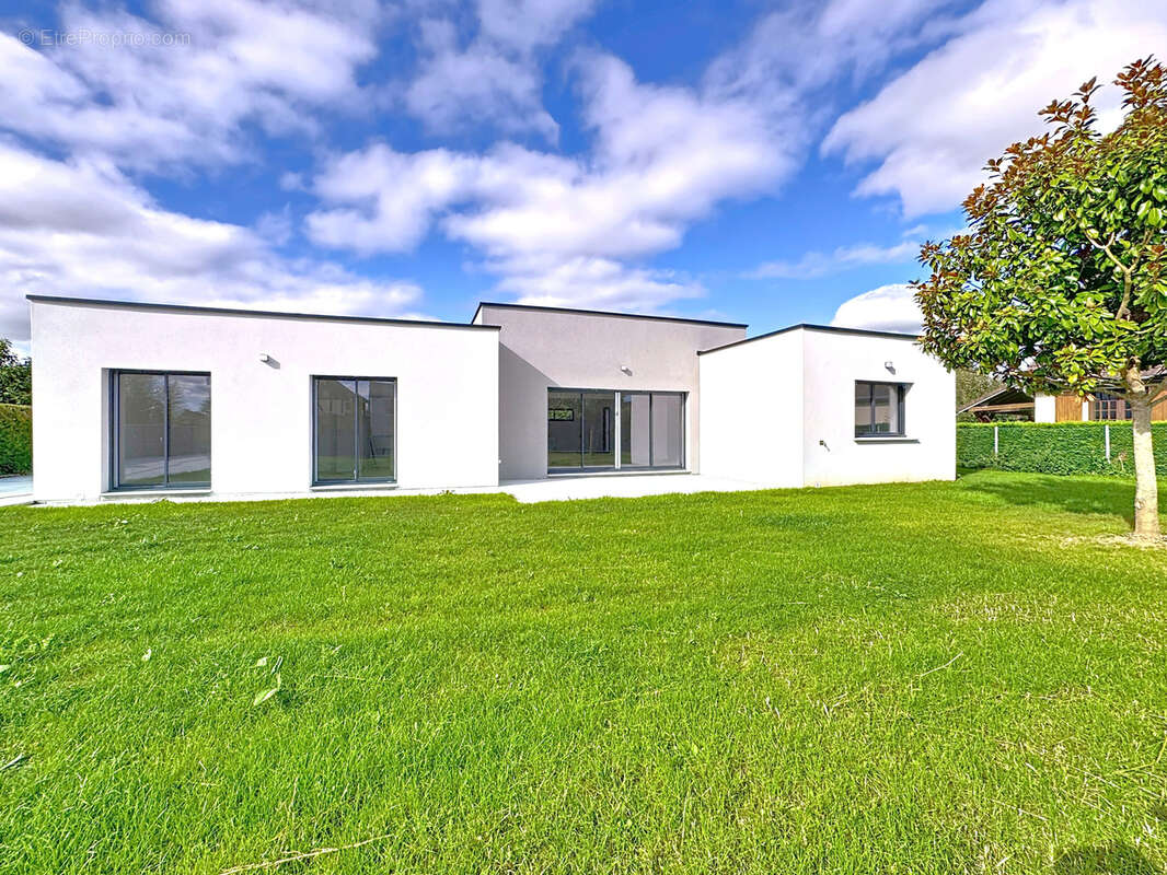 Maison à SAINT-AUBIN-CELLOVILLE