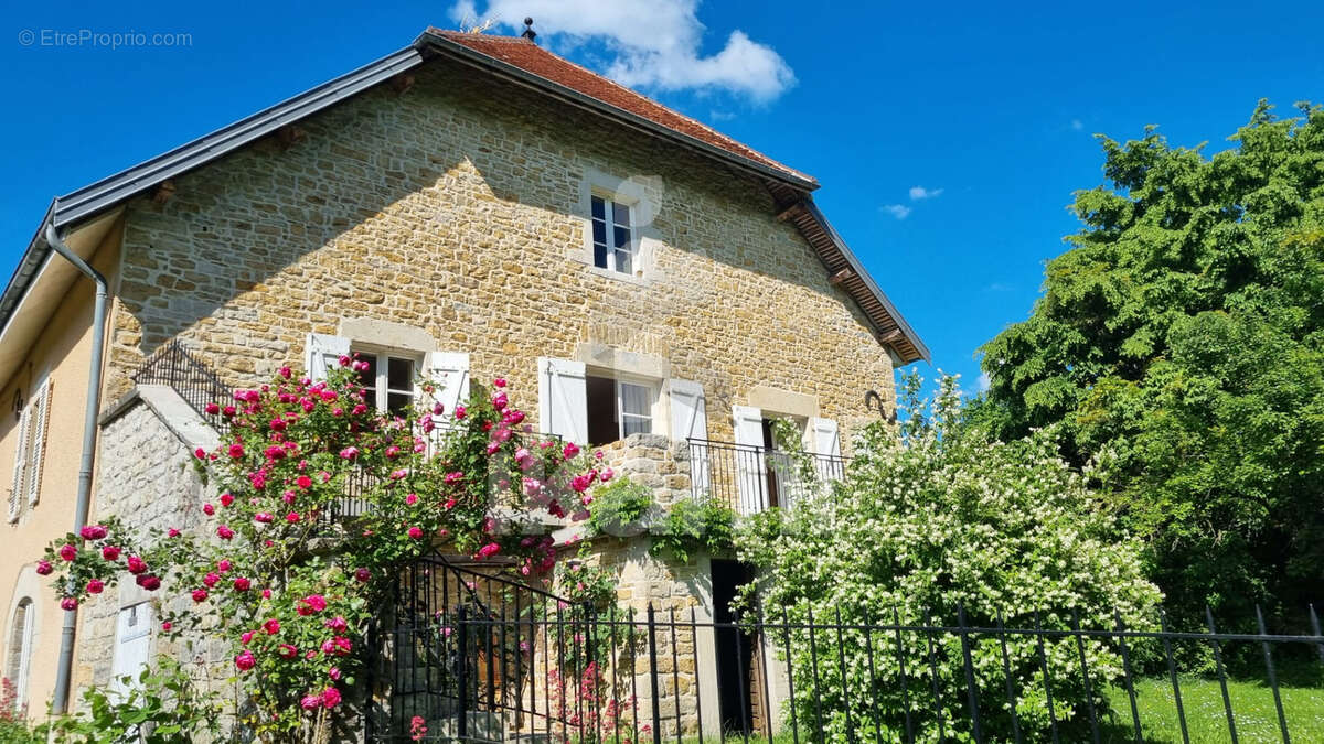 Maison à MONTAIN