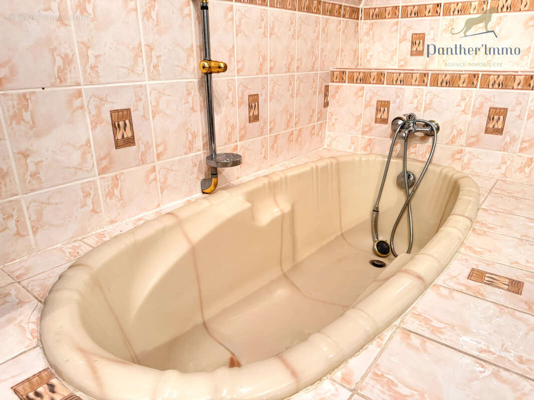 Local 550m2 LARCAY - photo 20