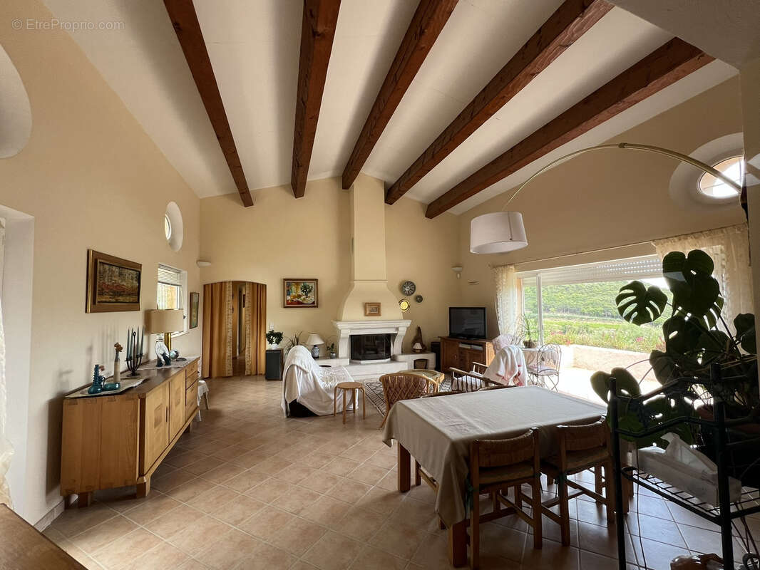 Maison à PLAN-DE-LA-TOUR